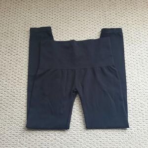 Soma women's leggings, black, size large, preowned